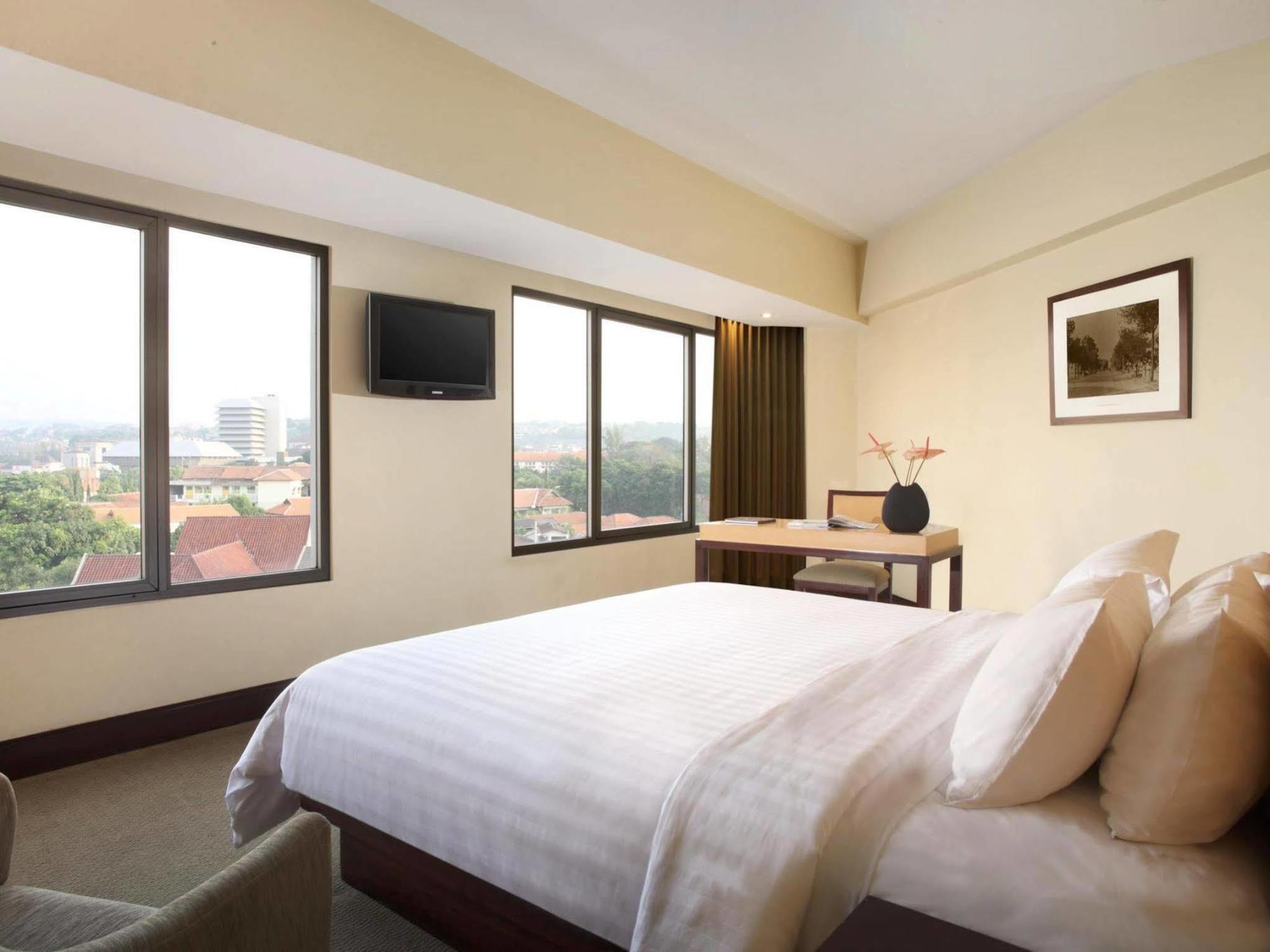 Hotel Santika Premiere Semarang Dış mekan fotoğraf